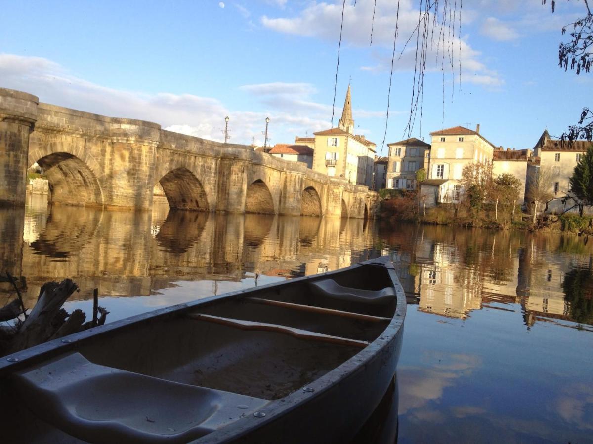 Pont Vieux Chambres D'Hotes Confolens Exteriör bild