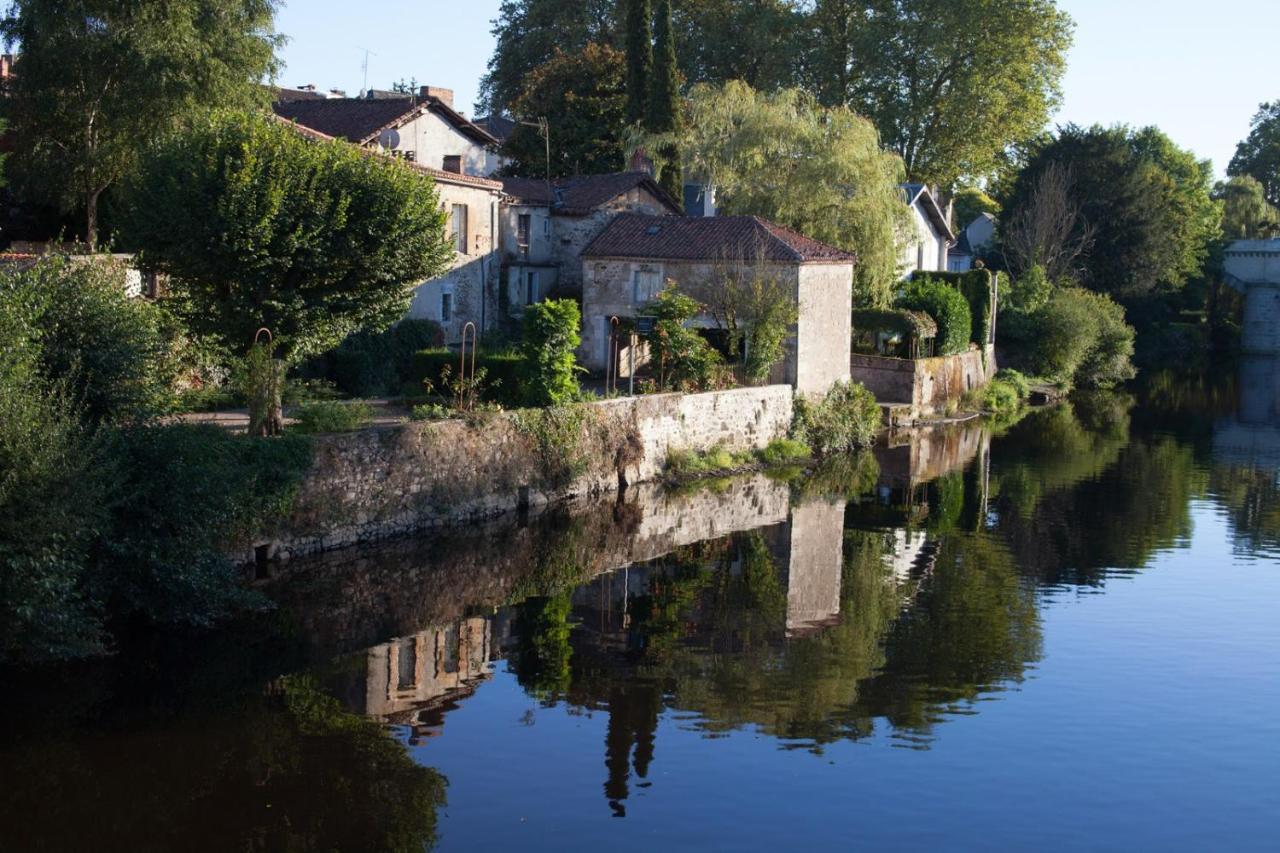 Pont Vieux Chambres D'Hotes Confolens Exteriör bild